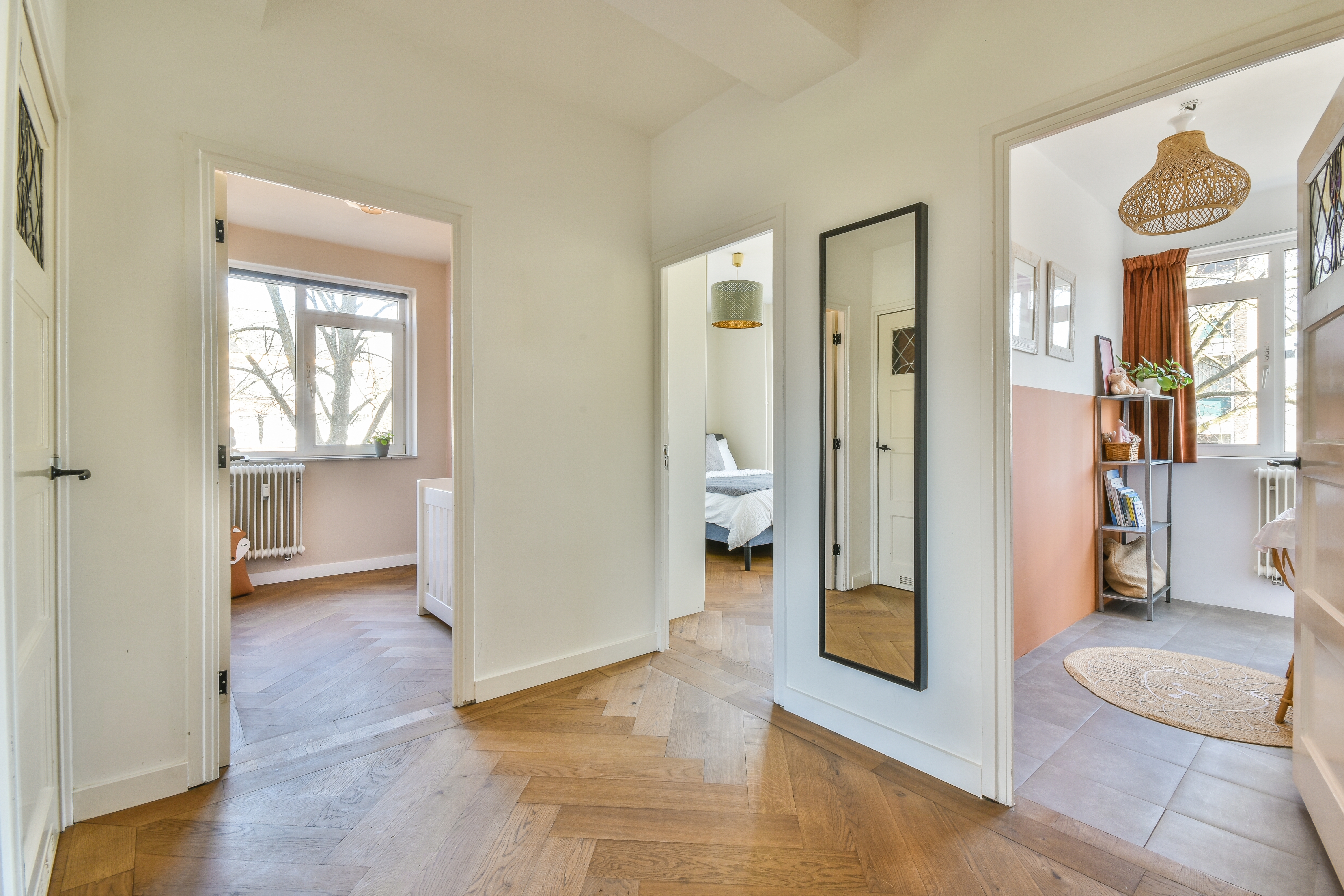 Slaapkamers & hal – Visgraatparket in Schilde